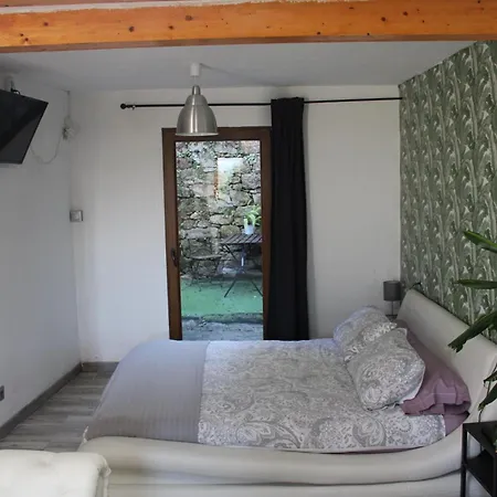 ホテル Casa-loft En El Bosque サンティアゴ・デ・コンポステーラ